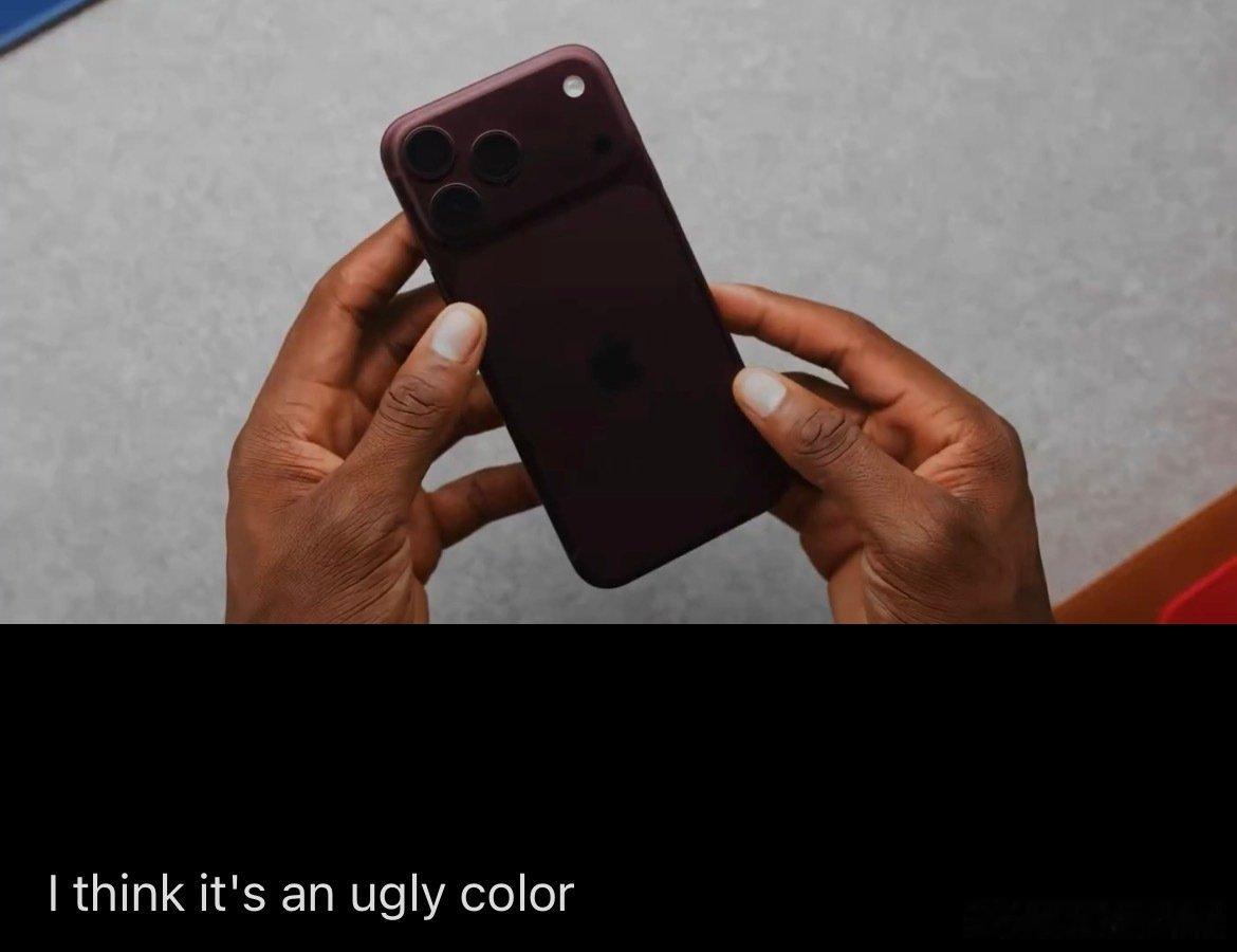 MKBHD 很直接。

他认为 iPhone 18 Pro酒红色很丑[泪奔] ​