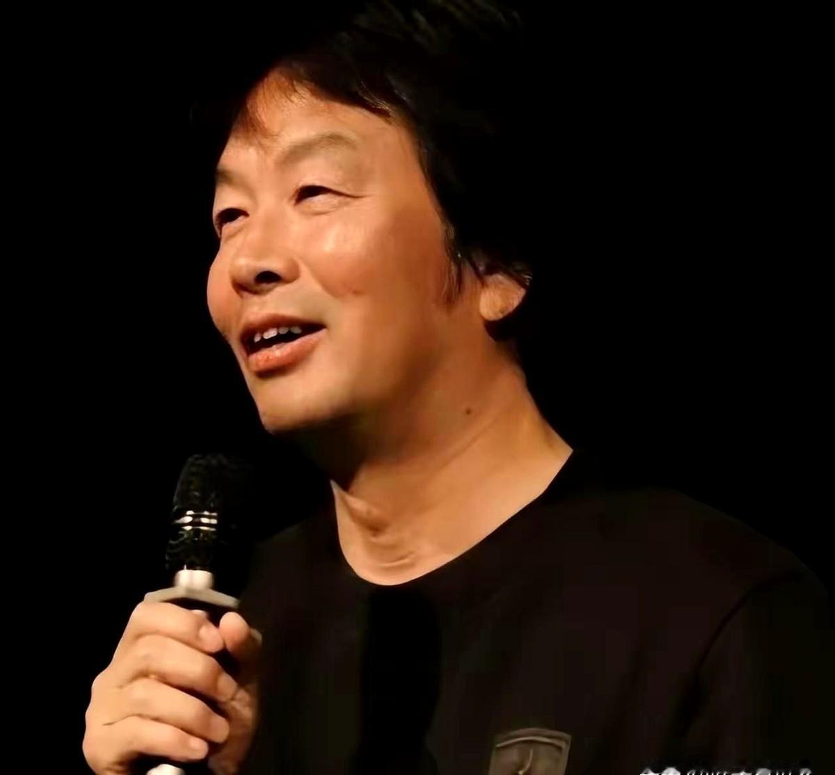 “亲人撞南墙朋友走弯路爱人踩深坑”这句刘震云的老话最近在微博热搜翻红...