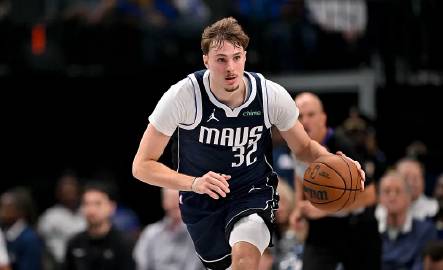 NBA名宿保罗·皮尔斯在节目中就本赛季年度最佳新秀归属发表看法，明确表...