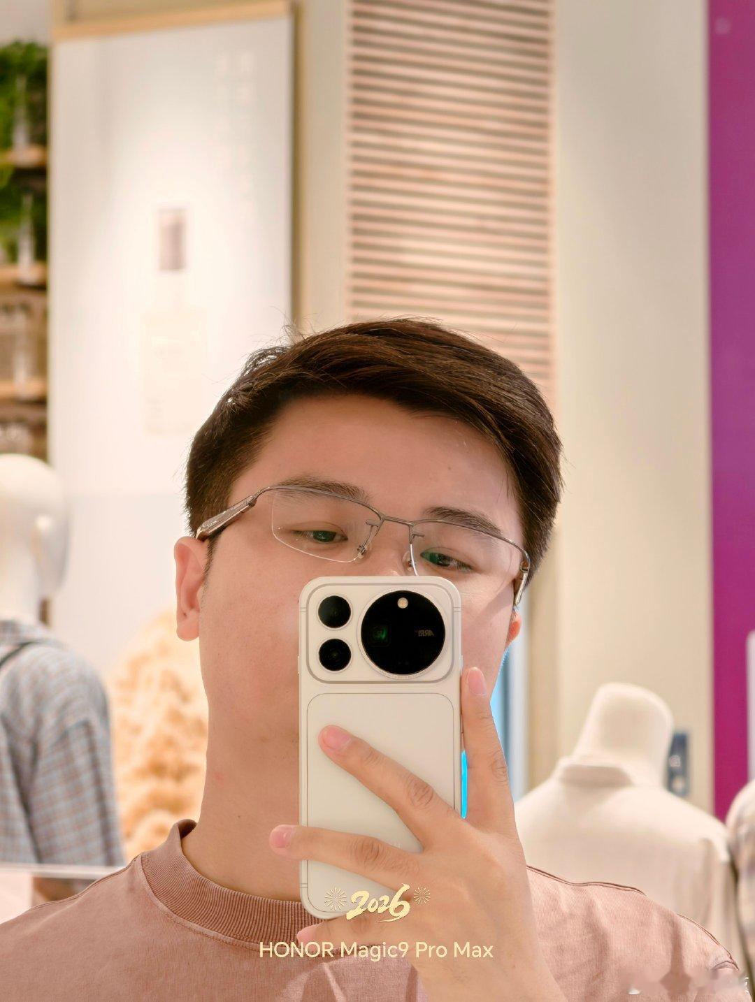 完蛋，我已经胖得下颌线都没了！[苦涩]

我要减肥！  ​