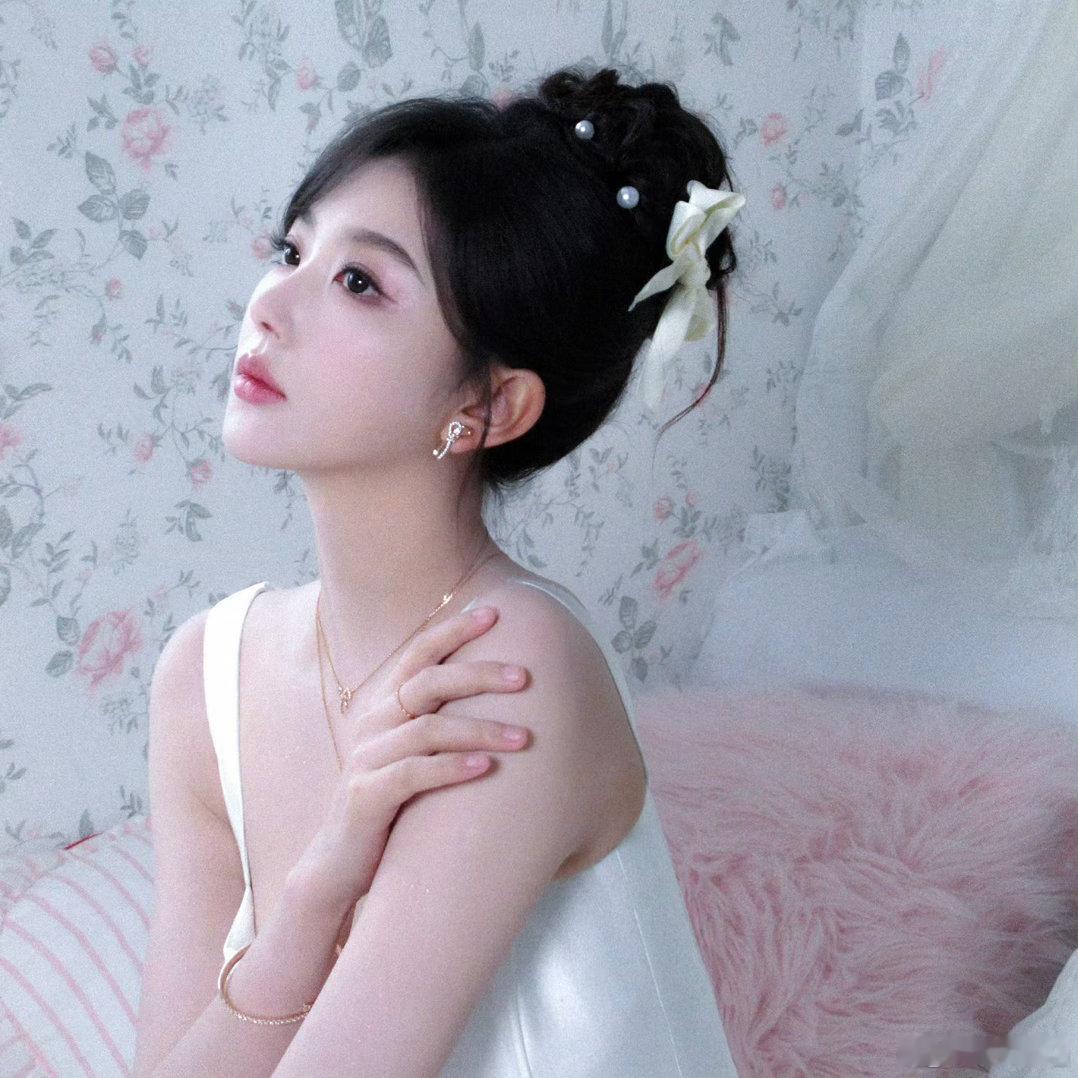 #孔雪儿[超话]##超星动告白信箱##孔雪儿[超话]# 
幸福是一条无限循环的曲线，我始终认为我们在无限接近幸福的路上💕
💖 ​