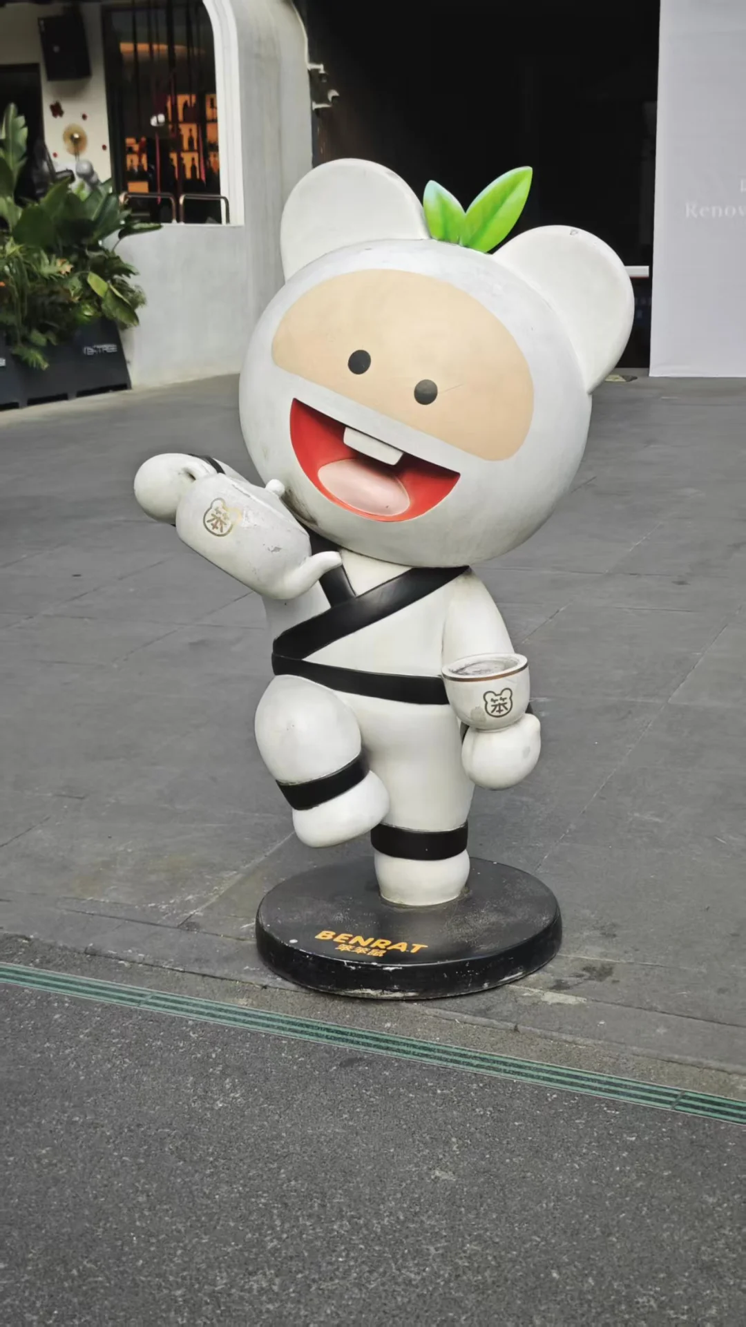 怎么长得小偷小摸的🤔