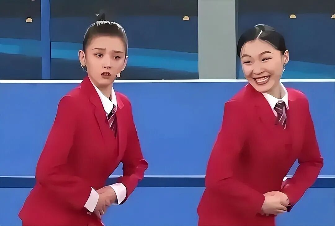 很多人把金靖和刘胜瑛的故事理解成娱乐圈版的“一个人红了，一个人掉队了”，可我觉得，这件事真正值得聊的，不是谁比谁幸运，而是一个作品从小剧场走到全国舞台之后，创作者和表演者之间的话语权到底还能剩下多少。 
 
2020年央视春晚播出的《机场姐妹花》，演员名单里有黄晓明、金靖、宋祖儿等人，而熟悉金靖早期