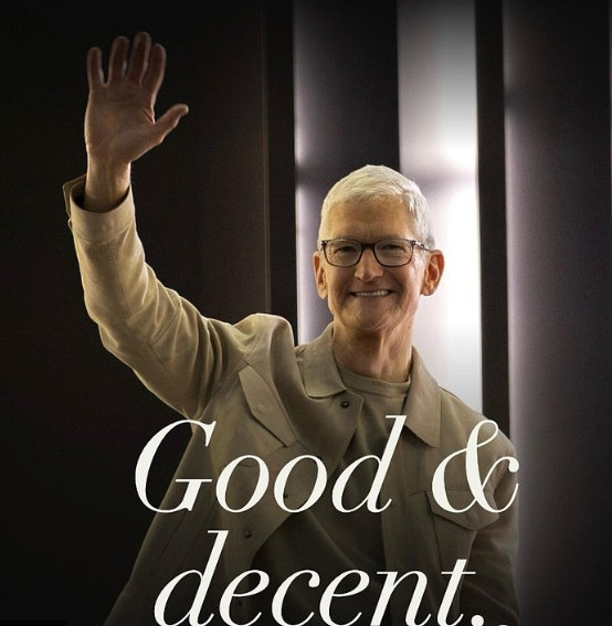 蒂姆·库克（Tim Cook）执掌苹果15年，将于2026年9月1日正式卸任CEO，转任执行董事长。
上周日，苹果在加州库比蒂诺的苹果园区（Apple Park）为库克举办了一场告别派对。派对出席人数约200人，几乎全部为苹果员工。 ​