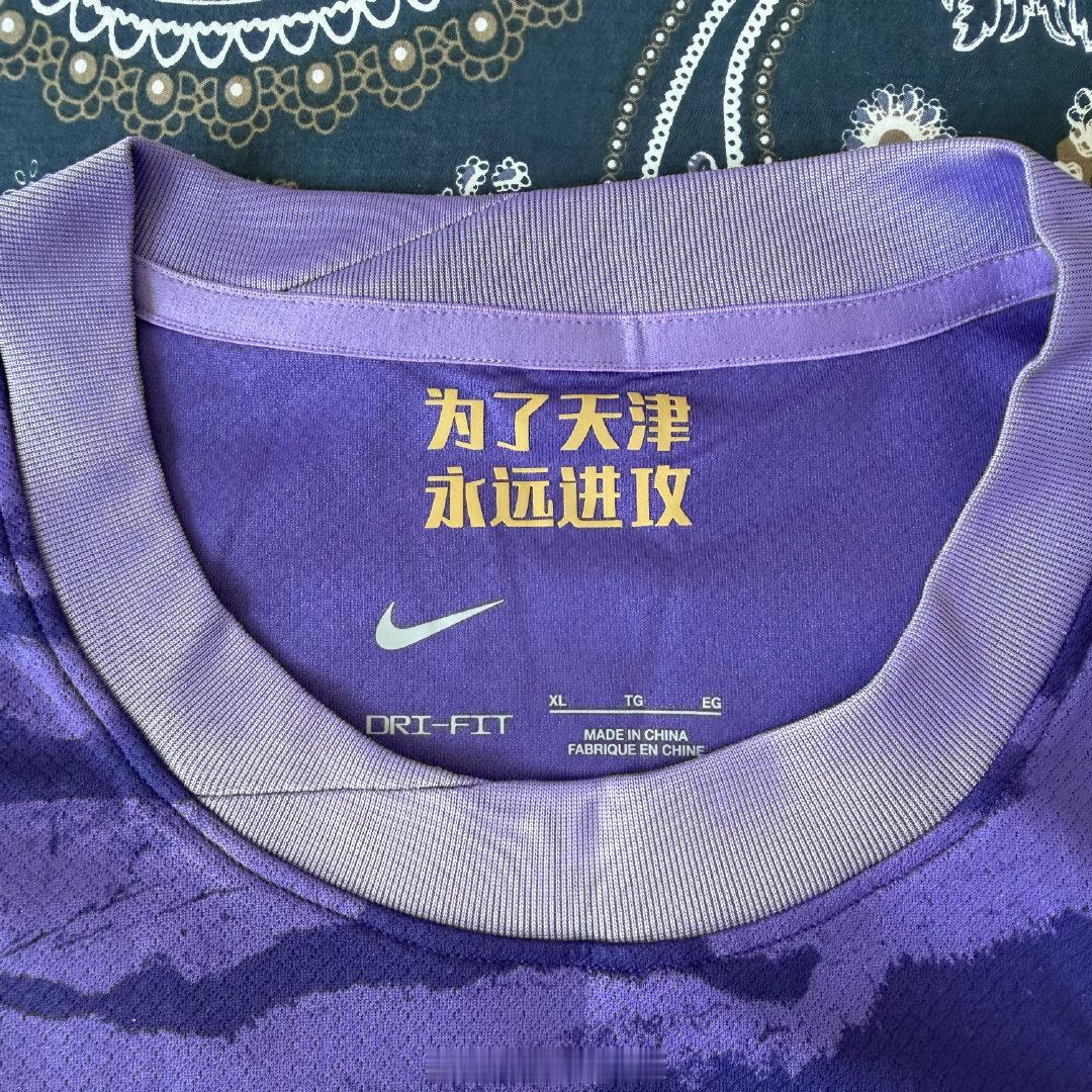 North London Forever ~ 为了天津永远进攻～期待两个主队的成绩越来越好💪 虽然内心永远都是泰达,但是从感官上说津门虎的队徽更好看～  ​