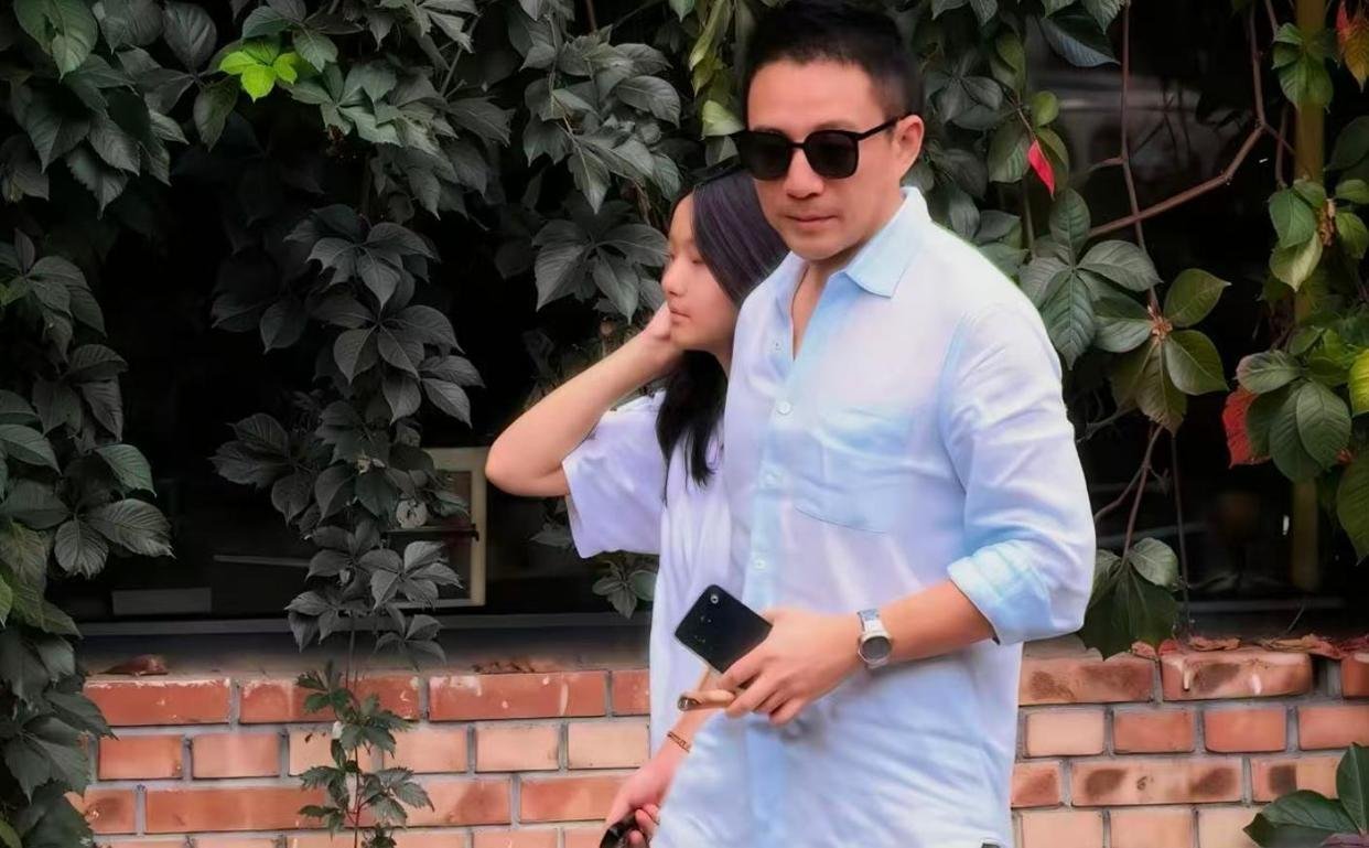 12岁小玥儿跟着汪小菲回京过中秋，侧脸照曝光，模样简直是妈妈大S的翻版 ​