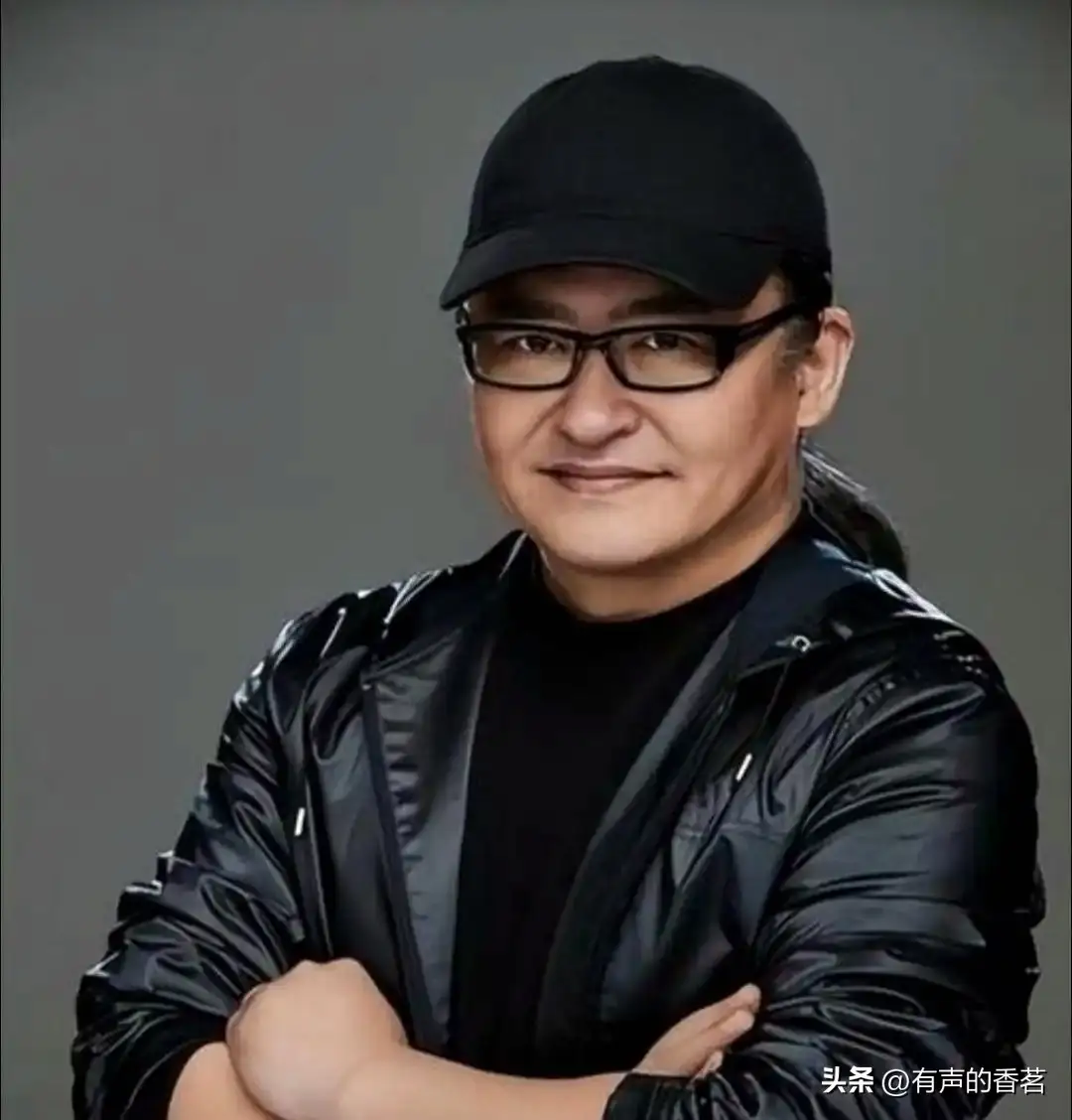“刘欢病逝”消息疯传后，最该警醒的，不只是造谣的人

最近，“刘欢病逝”的消息突然在网络上传播，不少网友第一时间愣住了。有人反复搜索确认真假，有人感慨“时代又少了一位老艺术家”，甚至还有不少自媒体借机疯狂蹭流量。可事实是，目前并没有权威消息证明刘欢去世，这类内容大概率属于网络谣言。

但这件事真