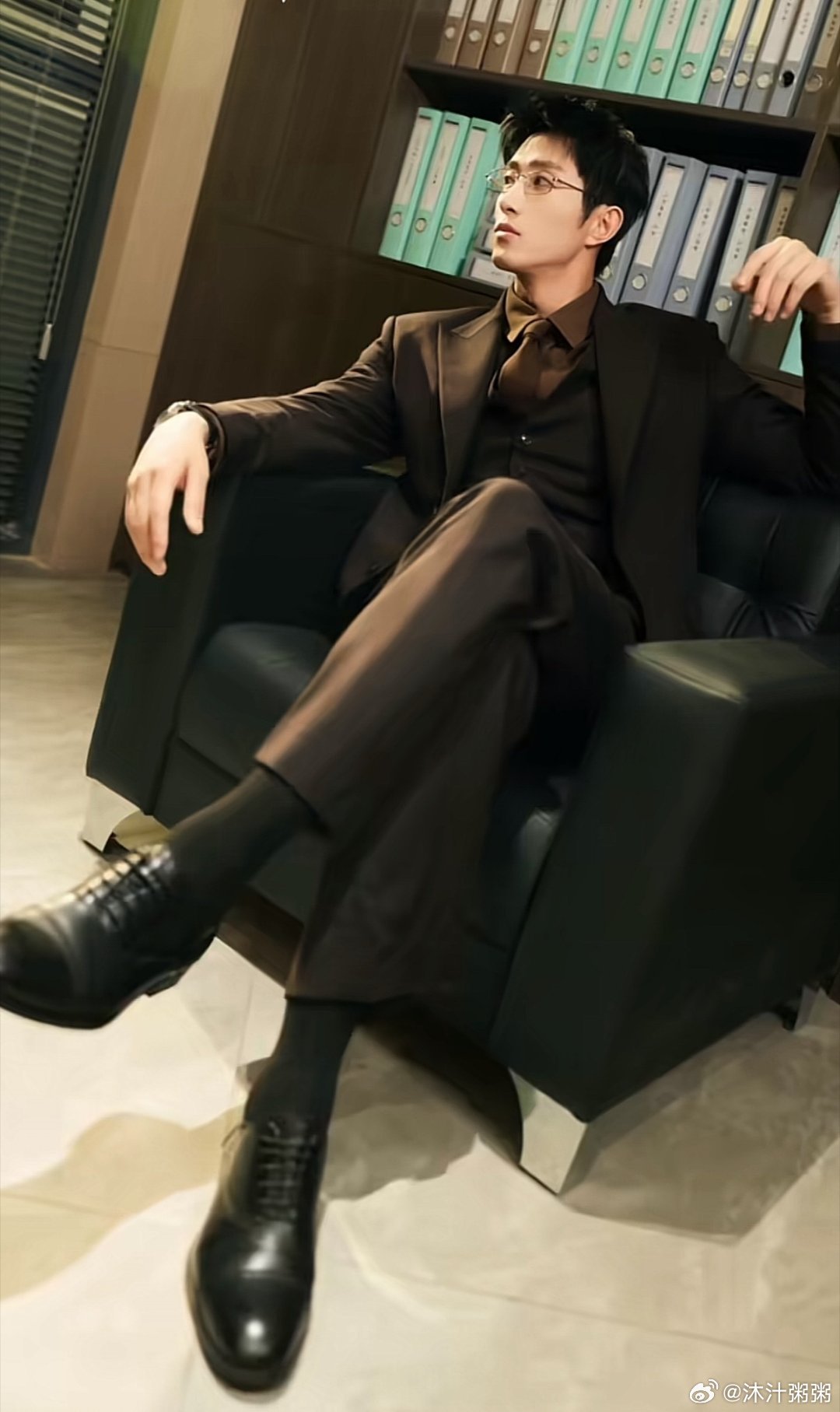 #王凯沐[超话]#西装暴徒我也❤[期待][期待][期待] ​