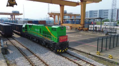 【今年以来粤港澳大湾区国际班列开行突破2万车】日前，X8186次中欧班...