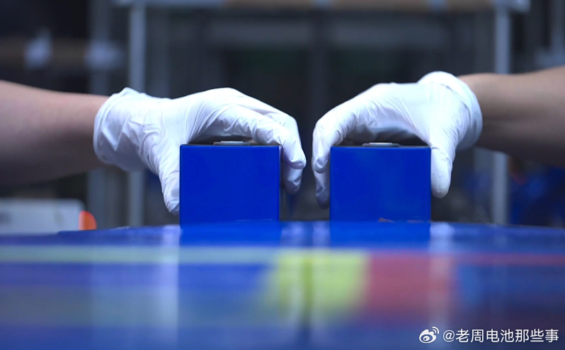 同款i6等22周，换电池只等2周
同样一台车，同一个配置，一个版本要等十几到二十几周，另一个版本两三周就到手。差的不是价格，是电池是谁家的。
这就是不少车企"去宁德化"最真实的动机，跟技术无关，跟排产表有关。

宁德时代是好供应商，但它的产能要分给几十家车企。你是它的大客户，可你不是它唯一 ​