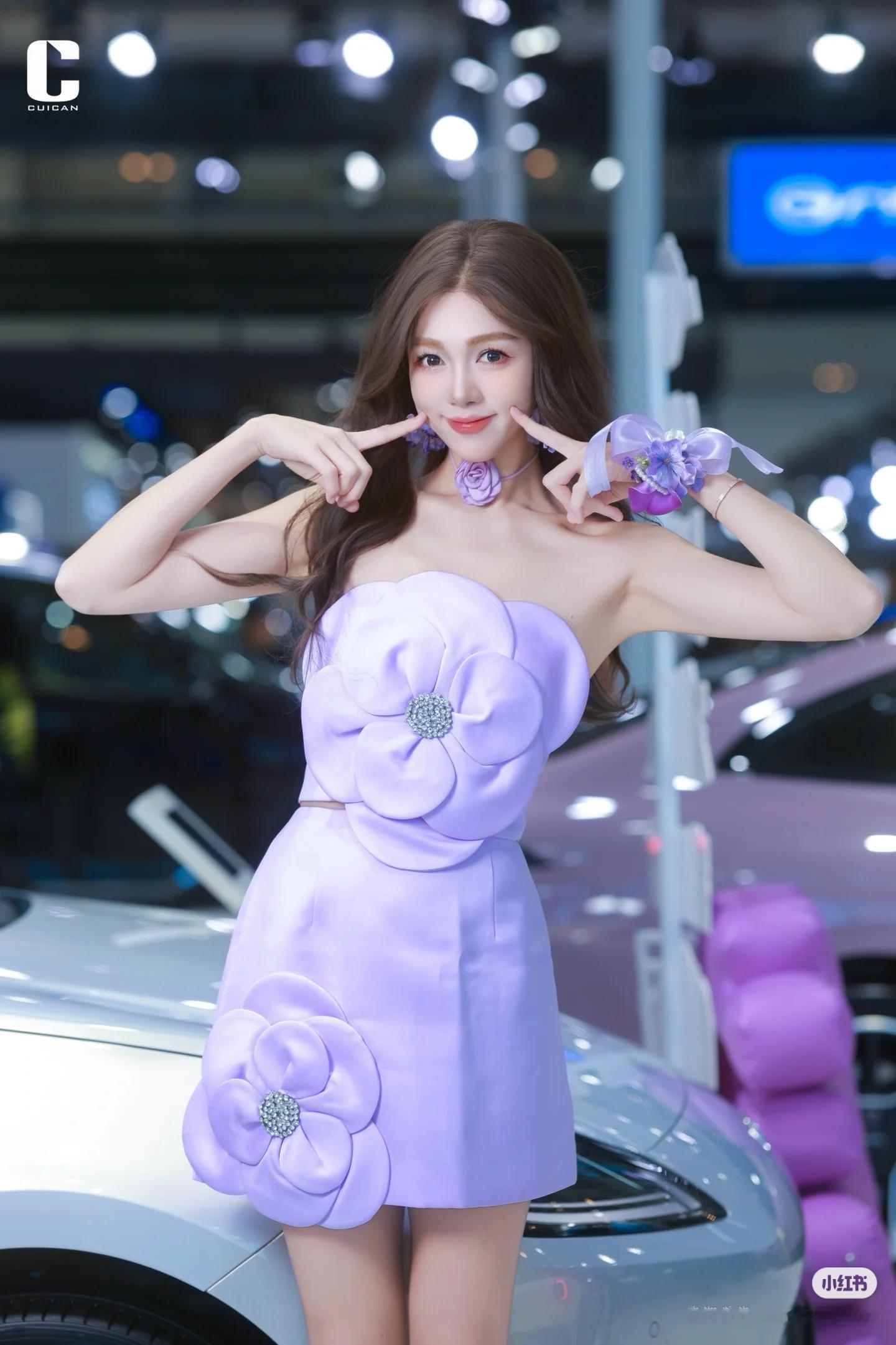 <p>冬日生活打卡季美女模特小粉儿穿搭写真 <!--{img:0}--...