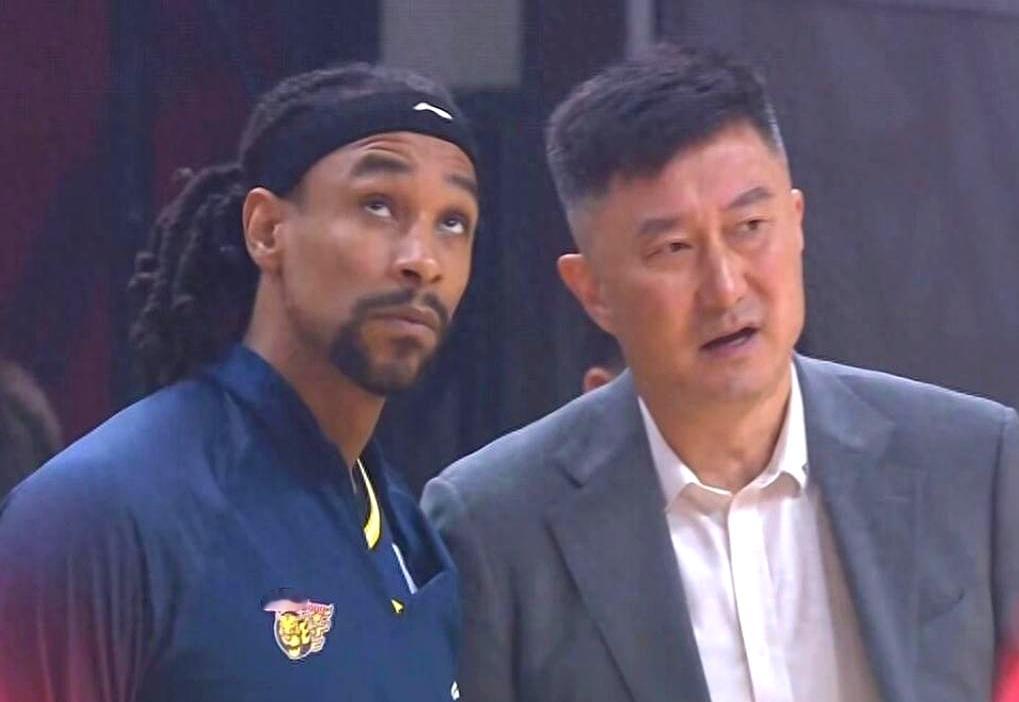 一声爆料砸下来时，训练馆的钟声都像慢了半拍。 国内经纪人称，广东男篮大...