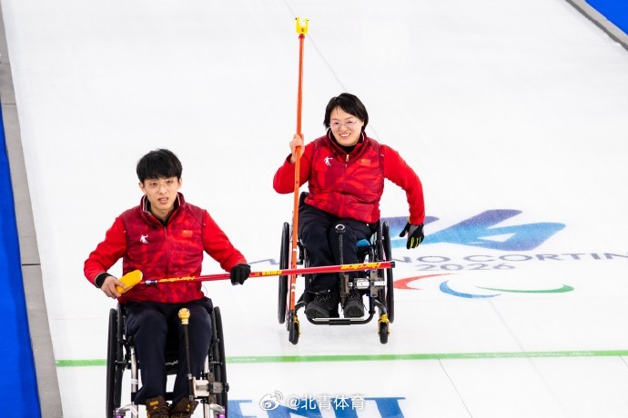 2026米兰冬残奥会轮椅冰壶混双循环赛，中国组合王蒙/杨金桥6战全胜...