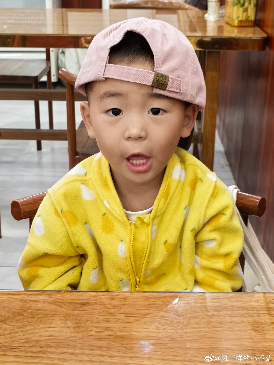 土里土气留守儿童乡村小男孩[泪] ​