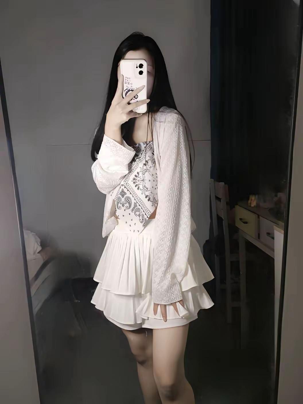 <p>辣妹穿搭 <!--{img:0}--><!--{img:1}--...