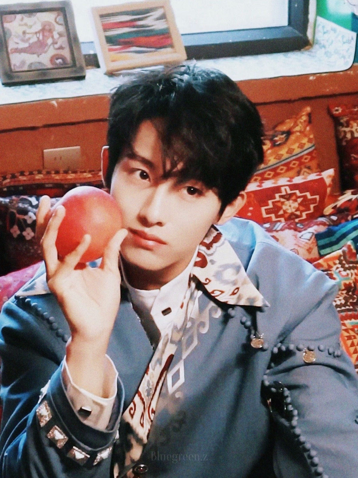 思成哥哥的水果摆拍大法
🍓🍎🍉🍌🥥🍋
#董思成萌物# ​