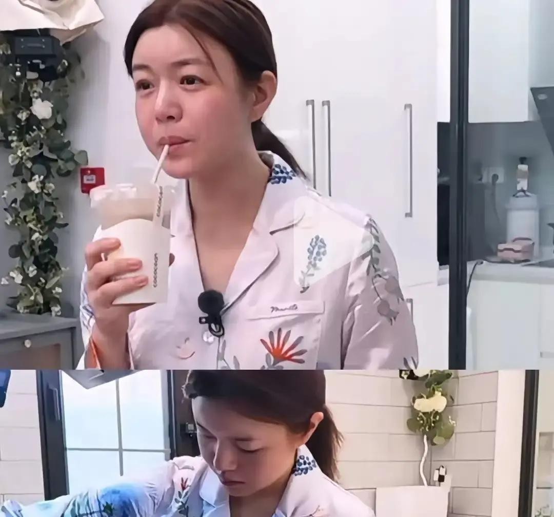 今年三月份，在健身房里做负重箱跳训练，硬生生把跟腱给练断了

做完手术卧床静养了好几个月，伤筋动骨一百天，普通人遇上这事儿，怎么也得喝上几锅大骨汤好好养养

可陈妍希偏不

到了2026年暑期，综艺节目里她一开口，真把不少人听得直摇头

大白天的完全不吃东西，就靠灌两杯咖啡强行消肿续命

硬抗到天黑