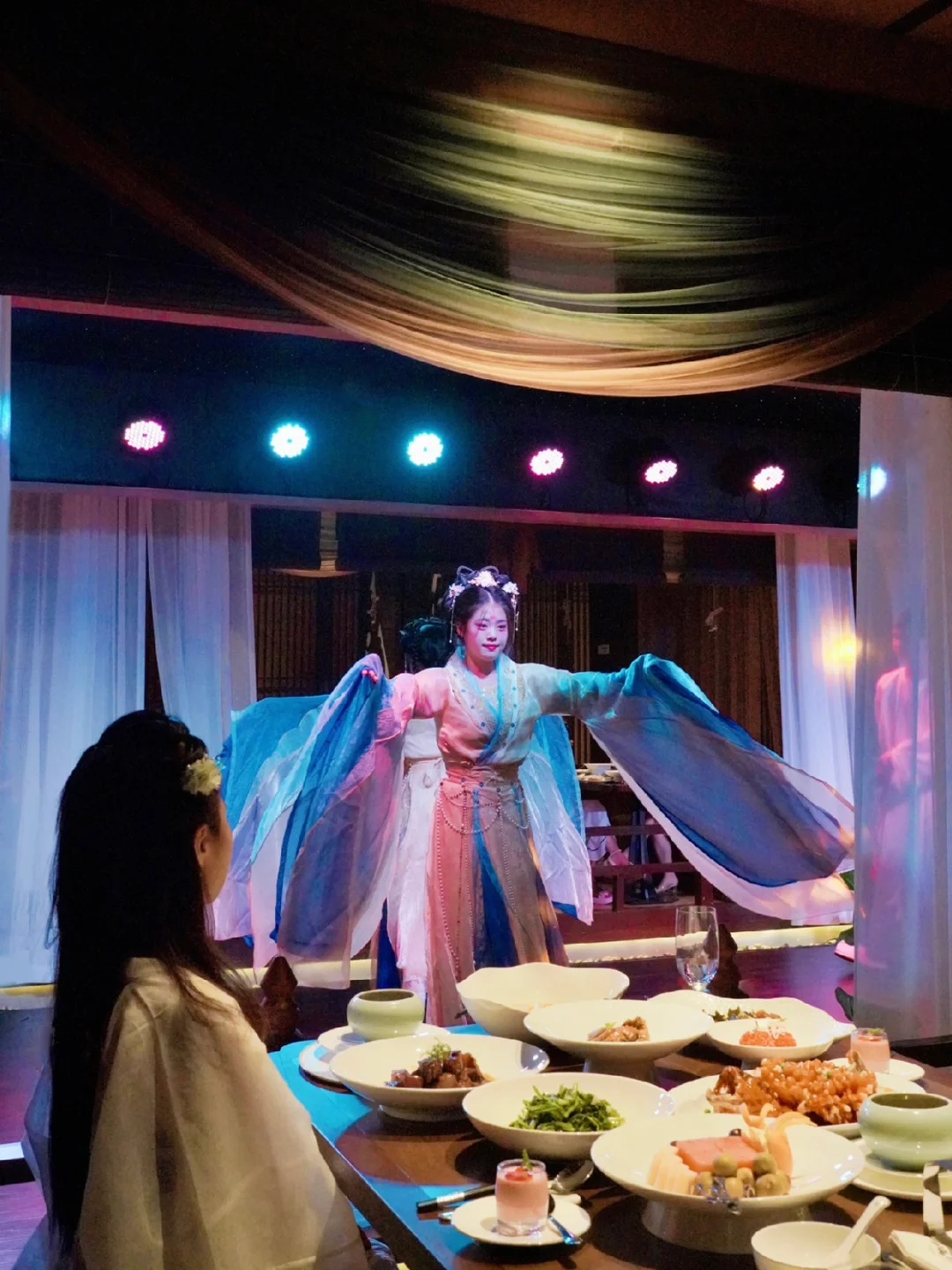 我穿越了！杭州居然有诛仙主题的餐厅🤣