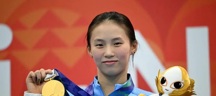 21岁陈芋汐跳432.65分打破女台20岁魔咒，207C从预赛70分飙到97.35，全满贯只差奥运金牌
预赛207C只拿到70多分，决赛同一个动作，4个裁判打出10分，97.35分。名古屋亚运会女子十米台决赛，陈芋汐把预赛的裂缝焊成了金牌的底座。
432.65分，洛杉矶奥运周期国际赛事世界最高分。这
