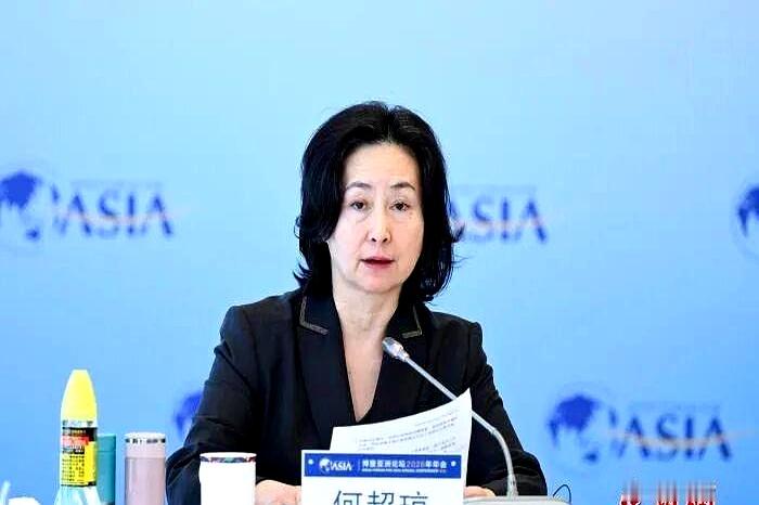 赌王之女何超琼被一个素不相识的陌生人堵门勒索2000万，香港高等法院正式批下永久禁制令，直接给对方画了道不可逾越的红线
 

这事听起来简直荒唐，一个叫陈芃余的人，跟何超琼素昧平生，从今年3月开始反复骚扰，递交伪造账单硬索要2000万顾问费，还通过律师发催款函，扬言要公开虚假陈述、起诉何超琼全家