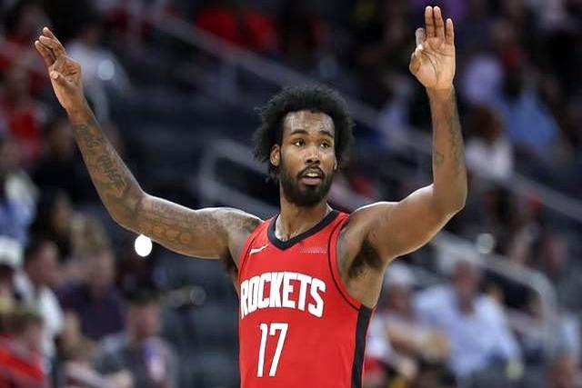 北京时间4月26日，这场比赛直接把人震住了：森林狼112-96击溃掘金...