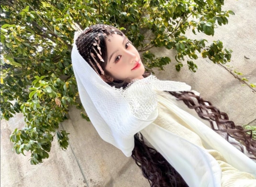 鞠婧祎丨被桂花香迷糊咯🌼 ​