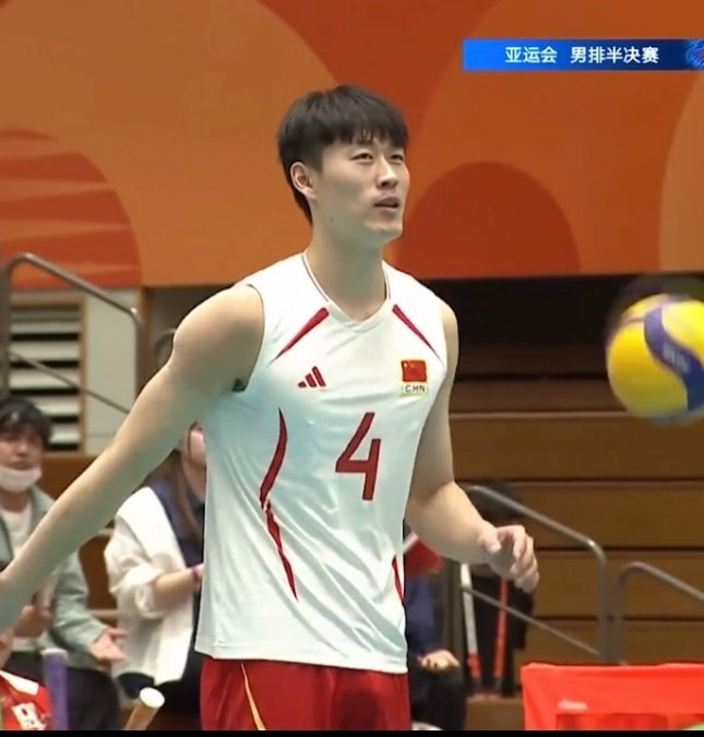 李磊还是0分（4扣0中，1失误被拦[允悲]）

#中国男排vs巴基斯坦男排##亚运会# ​