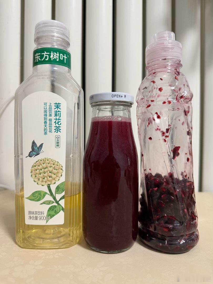 下雨天在家做点手工——手工饮料：暴打石榴汁！太累手了，味道还行！#北京迎入秋最强降雨# ​