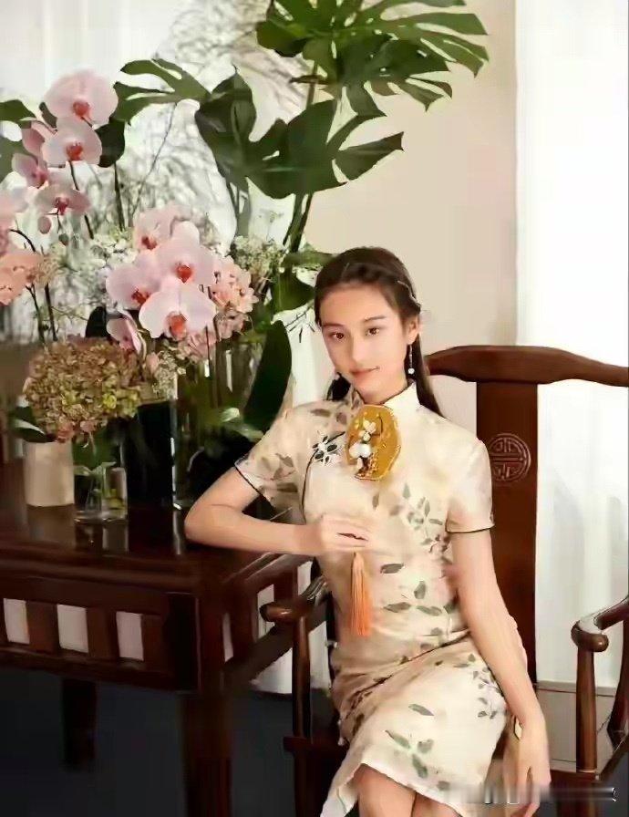 甜馨真的应验了女大十八变，如今精致好看差点认不出来！ ​