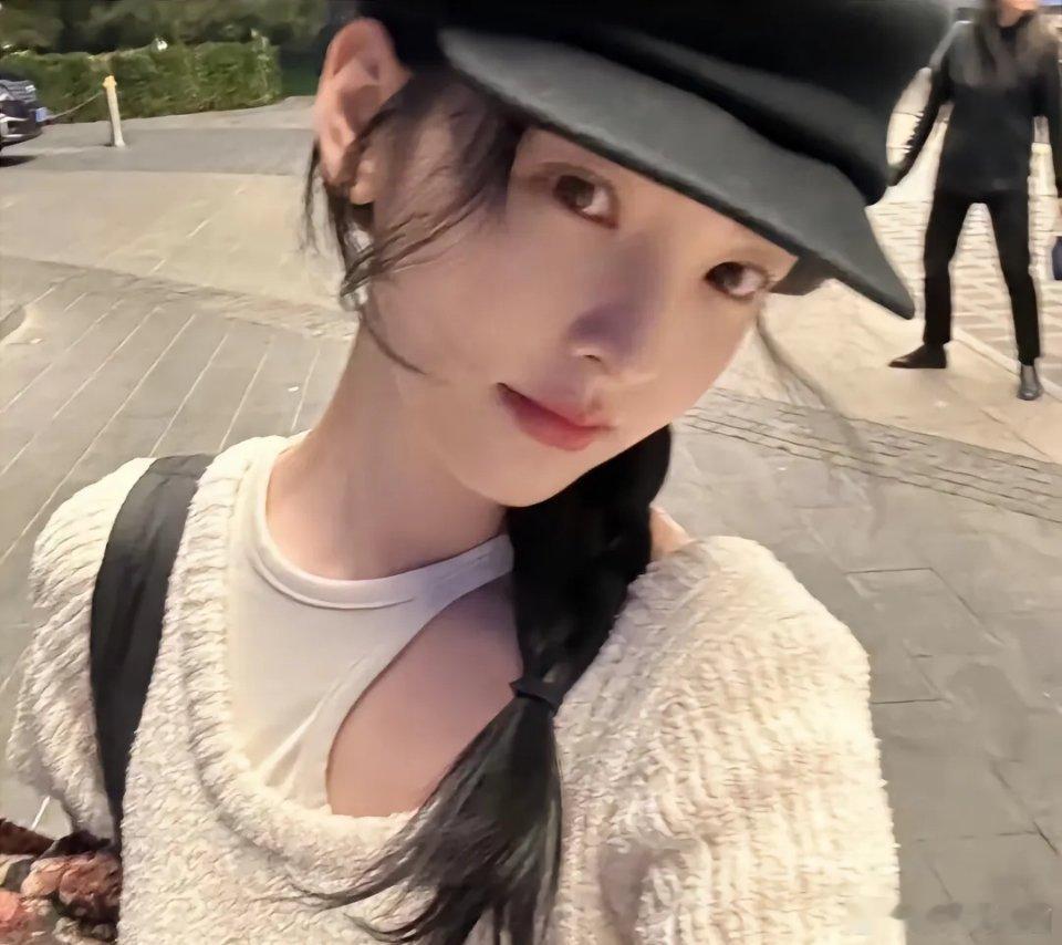 若楠日常碎片～☘️
#章若楠想把你和时间藏起来# ​