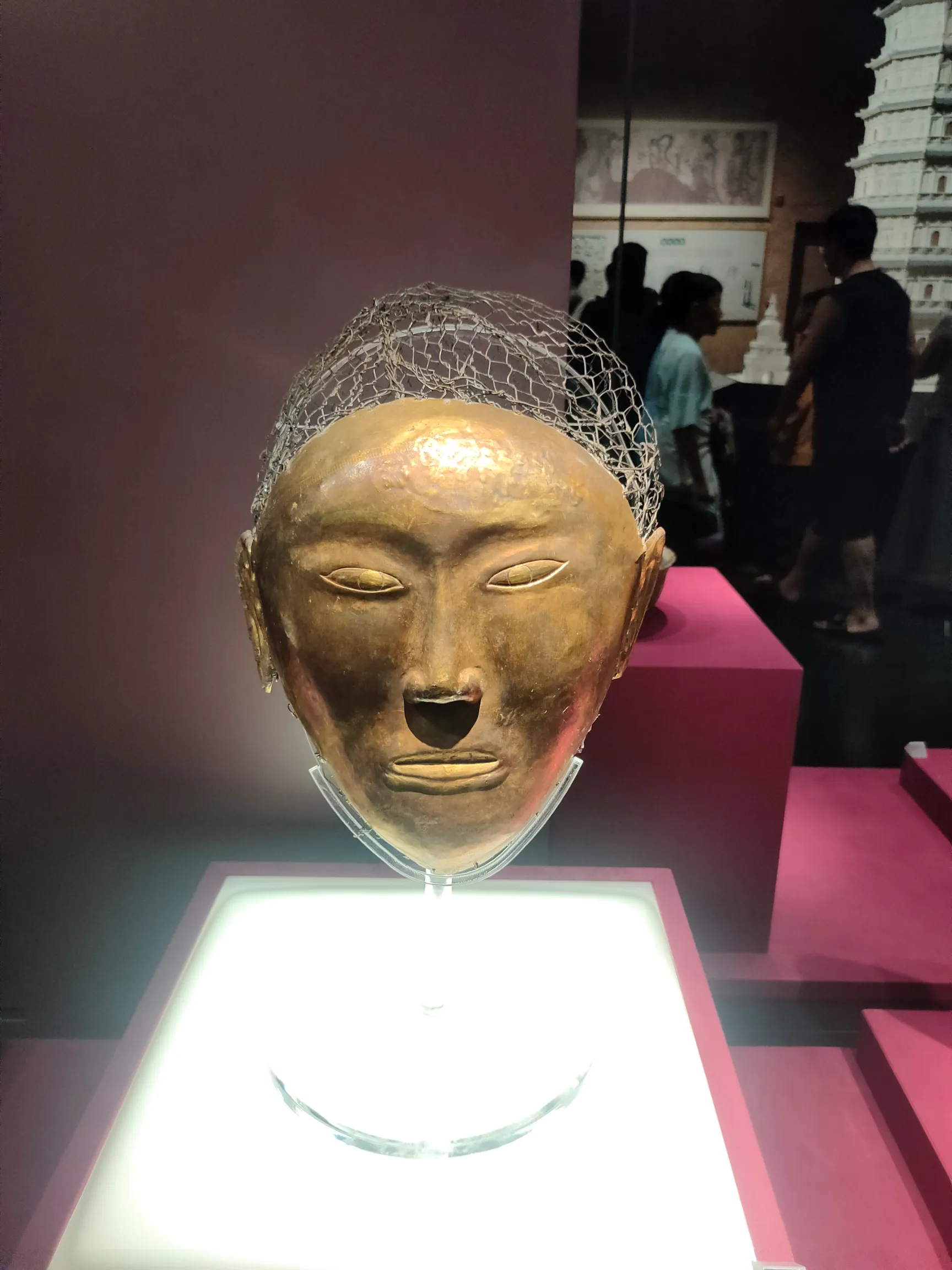 刚用了一阵的旧手机，看着不如新的顺眼想换，我的就是电池不行了。也没电池换了。其它还好吧。也挺犹豫的。看上了OPPOReno16 。很喜欢。但是换了以后旧手机干啥呢，扔了可惜。买了也就十元钱。犹豫啊，也挺痛苦的。