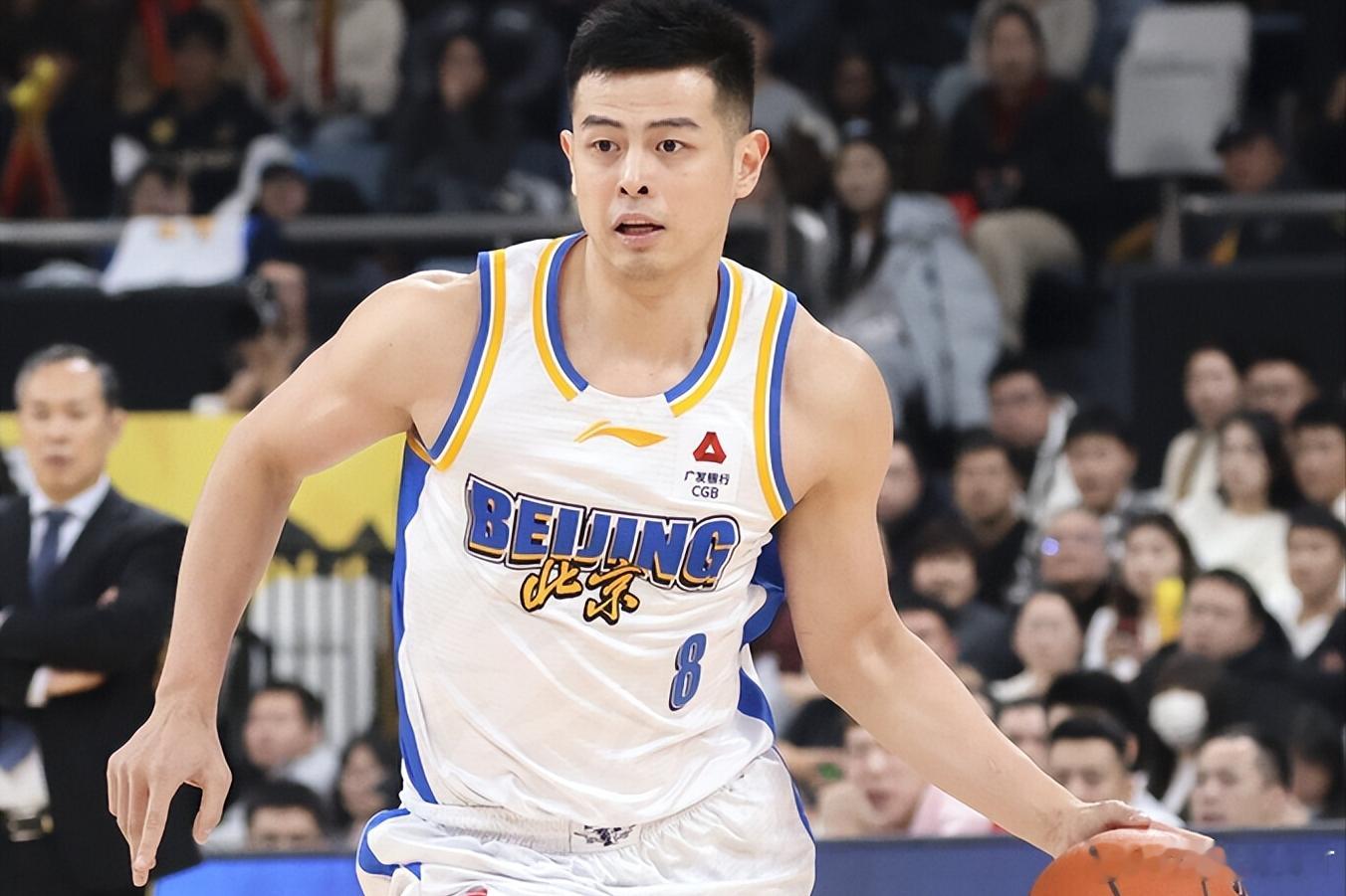 方硕无缘CBA：不甘心退役，长沙我来了  方硕作为首钢队18年老将，人...