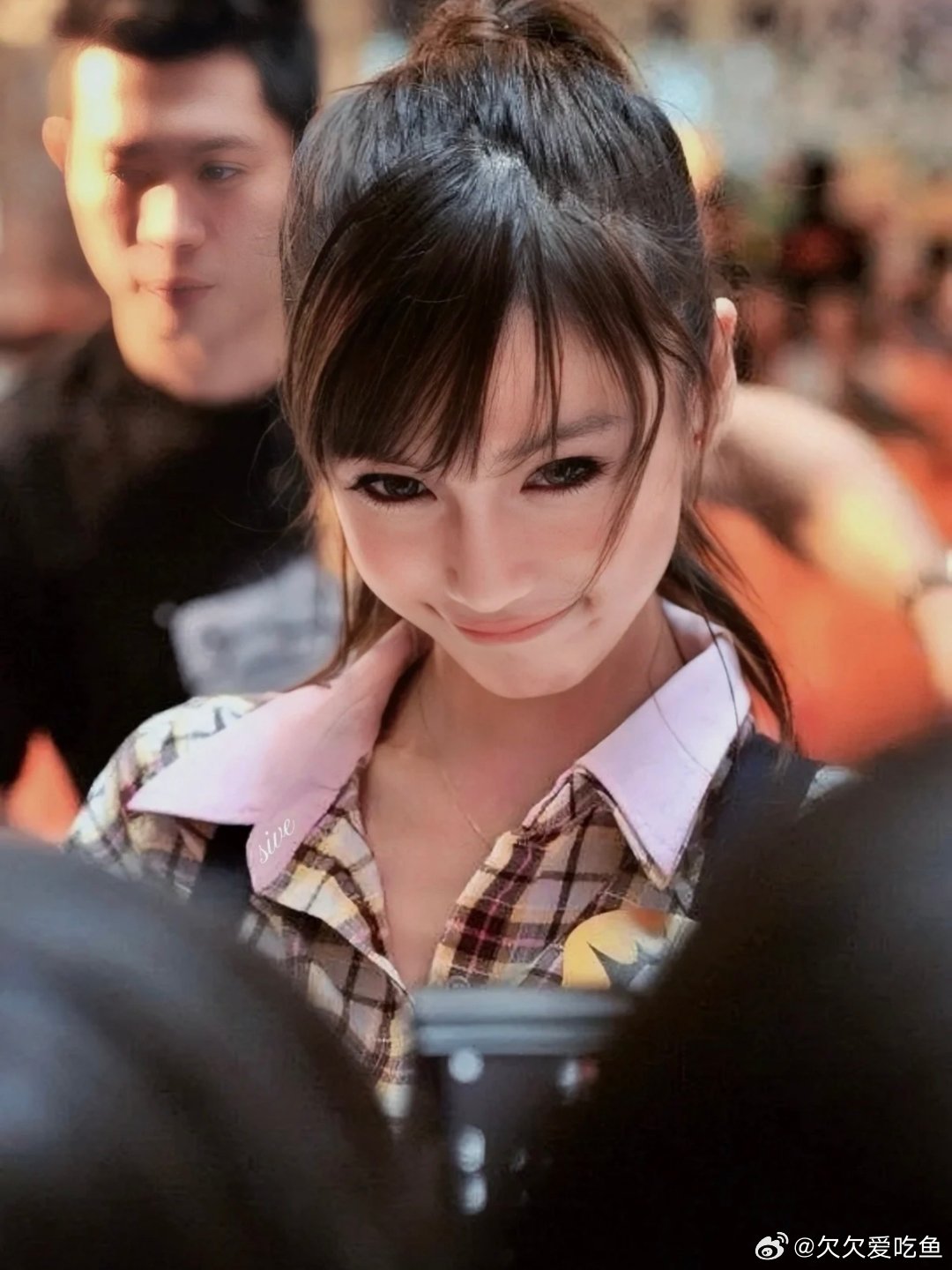 #angelababy[超话]# [送花花]#angelababy# [送花花]#杨颖# 
礼貌问一下 这个图是哪位老师修的啊！
实在太好看了 ​