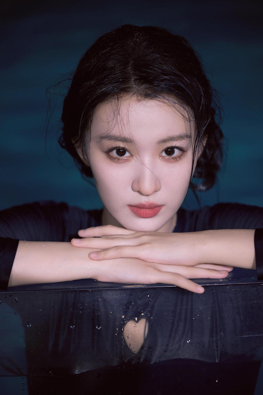 王楚然现发的造型 真的好适合度假啊[期待] ​