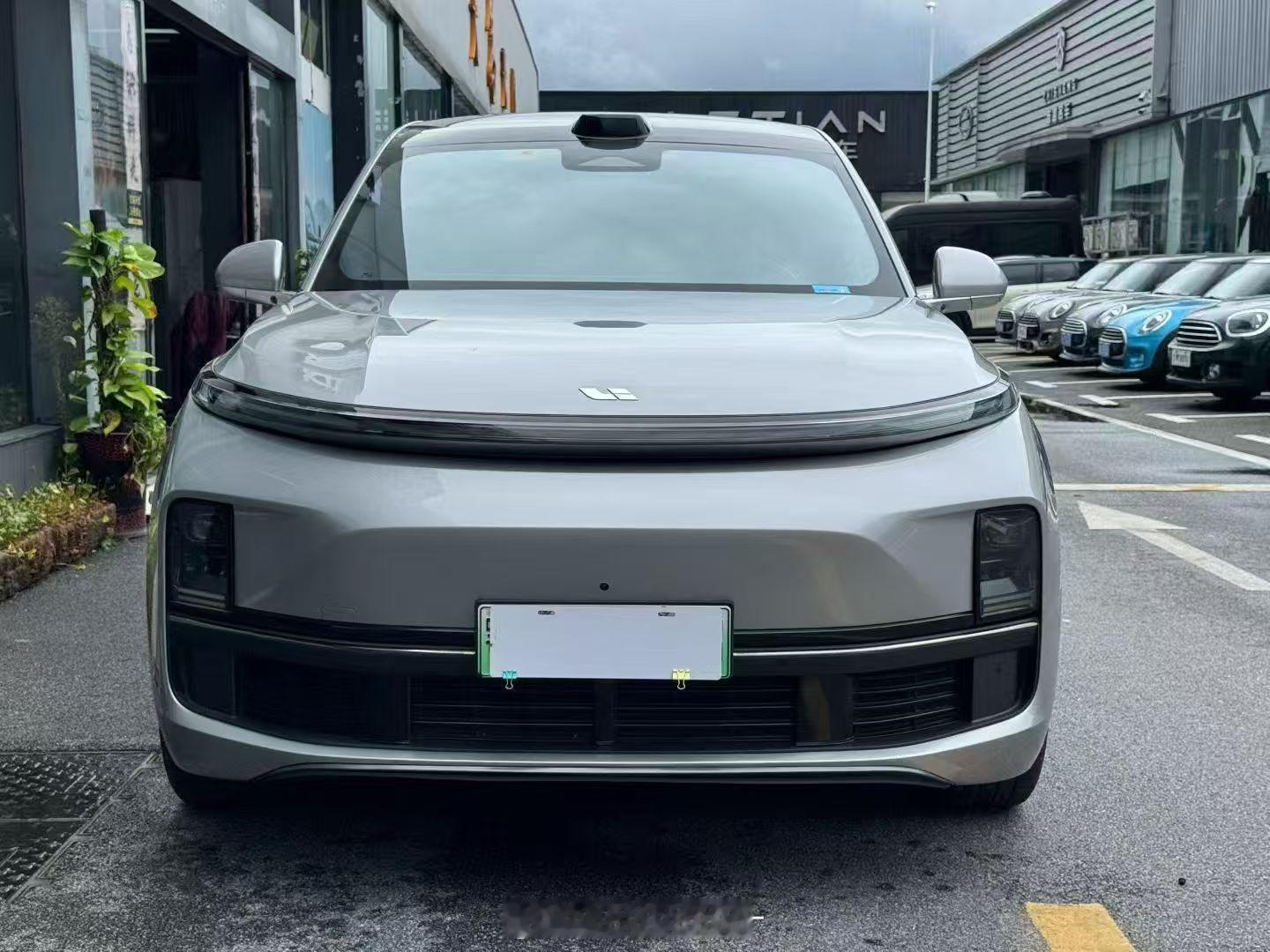 长沙租车｜家用长途神器🏙大六座SUV
#理想汽车[超话]#
全家出游选理想L9💡
6座大空间、冰箱、彩电、智驾配齐
跑高速、周边自驾游舒适度拉满
无里程焦虑，长沙随时取车
#长沙理想租车 #长沙SUV租车 #长沙自驾租车 #长沙旅游租车  ​