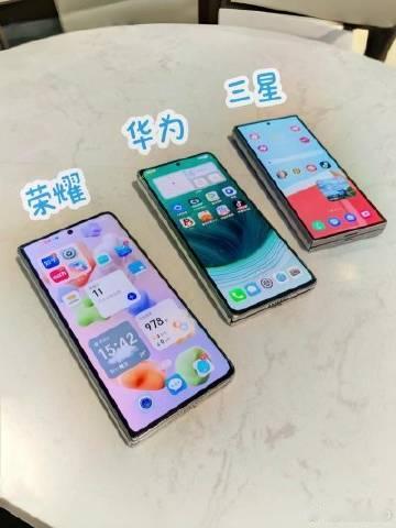 大家对折叠屏手机怎么看？身边有人买了说很香，展开像平板，合上就是正常手...