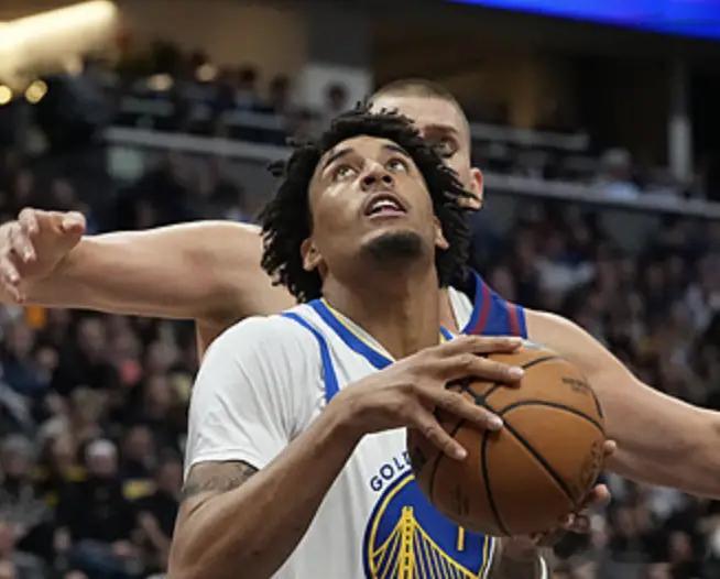 今日NBA常规赛，勇士以119-114战胜森林狼，亚克瑟尔-伦德博格得到26分8篮板1助攻。

据Real App统计，伦德博格成为自1960年以来，生涯最快累计达到100分45篮板20助攻的球员，仅用5场比赛便达成这一数据。

生涯前五场比赛，伦德博格分别得到12分、18分、26分、31分和26分，合计113分45篮板，场均得到22 ​
