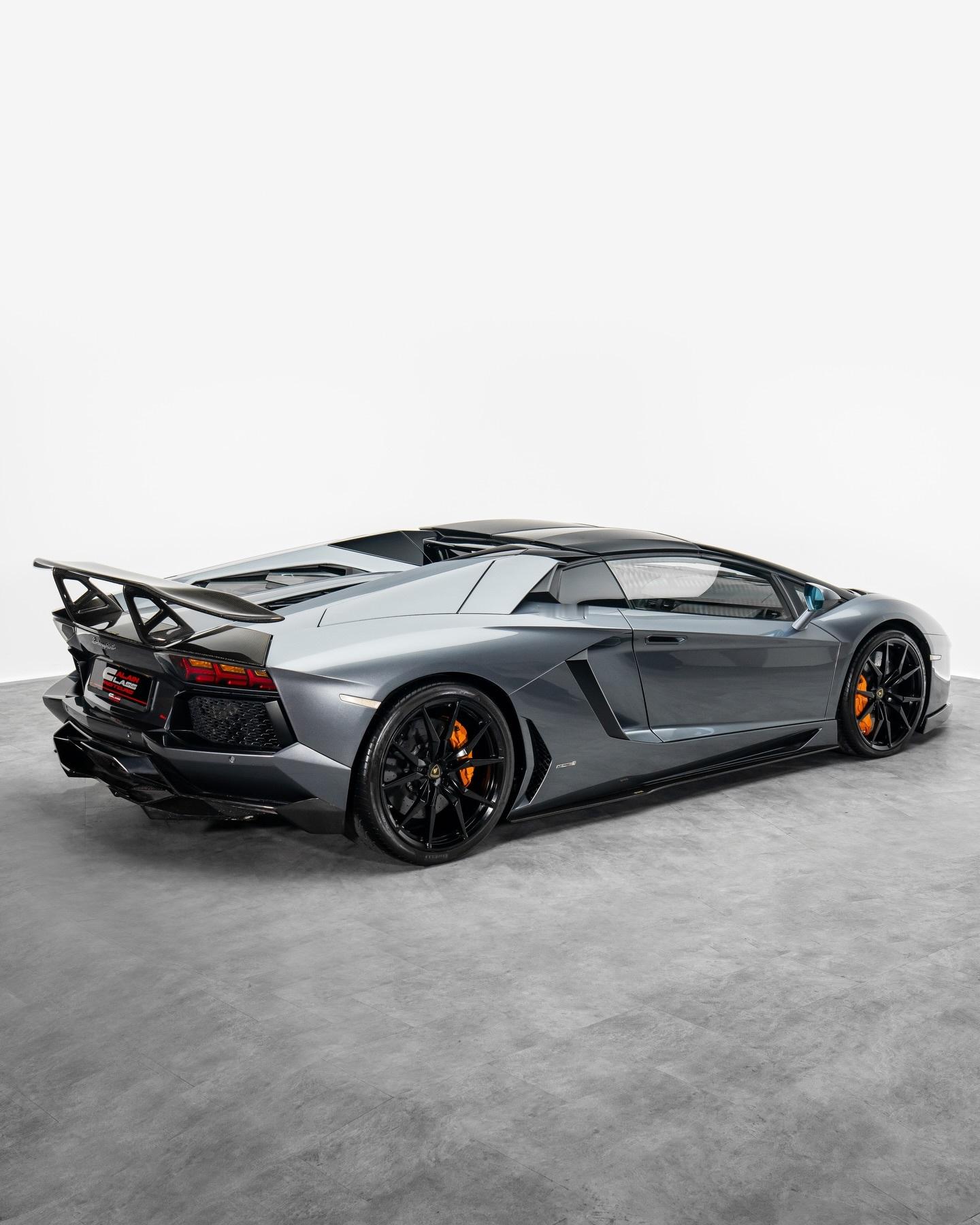 Lamborghini Aventador Roadster [666]
#兰博基尼aventador# ​​​