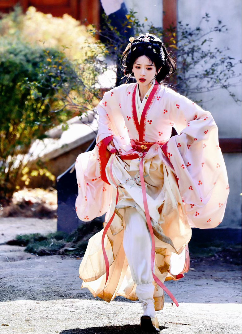 #田曦薇回应毛林林道歉##田曦薇你我血脉相连# 
不准欺负娆娆小苦瓜[泪] ​