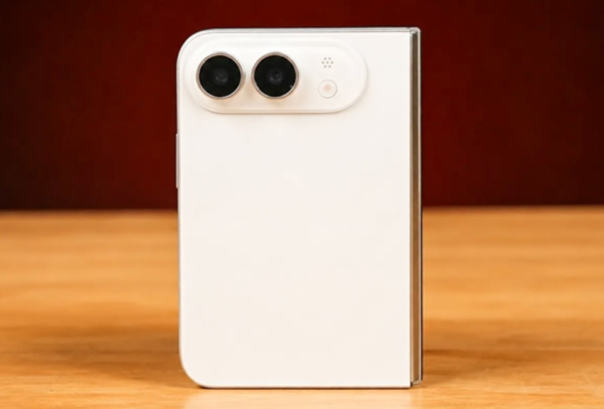 Ultra你期待iPhone18Pro吗iPhone 18发布前夕，苹果的各种消息满天飞啊，以往苹果的保密做得非常好，各种消息直到发布会的时候才会最终揭晓，但是，苹果在供应链上的“漏洞”越来越多，导致苹果每次新手机还没发布，外面的各种消息早就被揭个底儿朝天，配置、价格等几乎早就