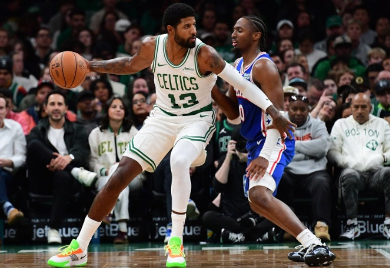 NBA季前赛，凯尔特人144-106大胜76人。

本场比赛，凯尔特人球星乔治表现不错，攻防两端都极具影响力，打了25分钟，投篮10中3，三分球7中2，罚球6中5，拿到13分5篮板4助攻5抢断，正负值+19。 ​