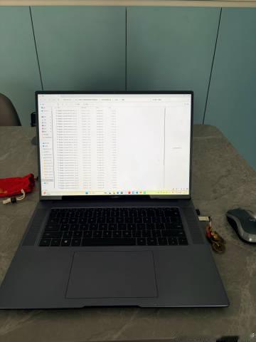~~，🏺把兼职的上午的工作能做的先做了，🏺回去就没电脑了，而且🏺...
