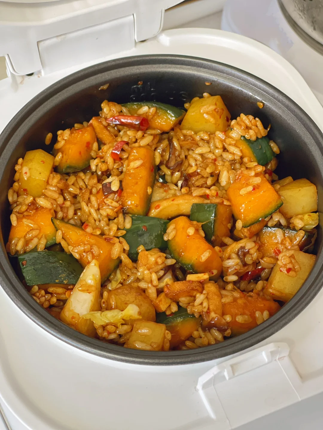 贝贝南瓜排骨焖饭做法太软糯超级入味儿