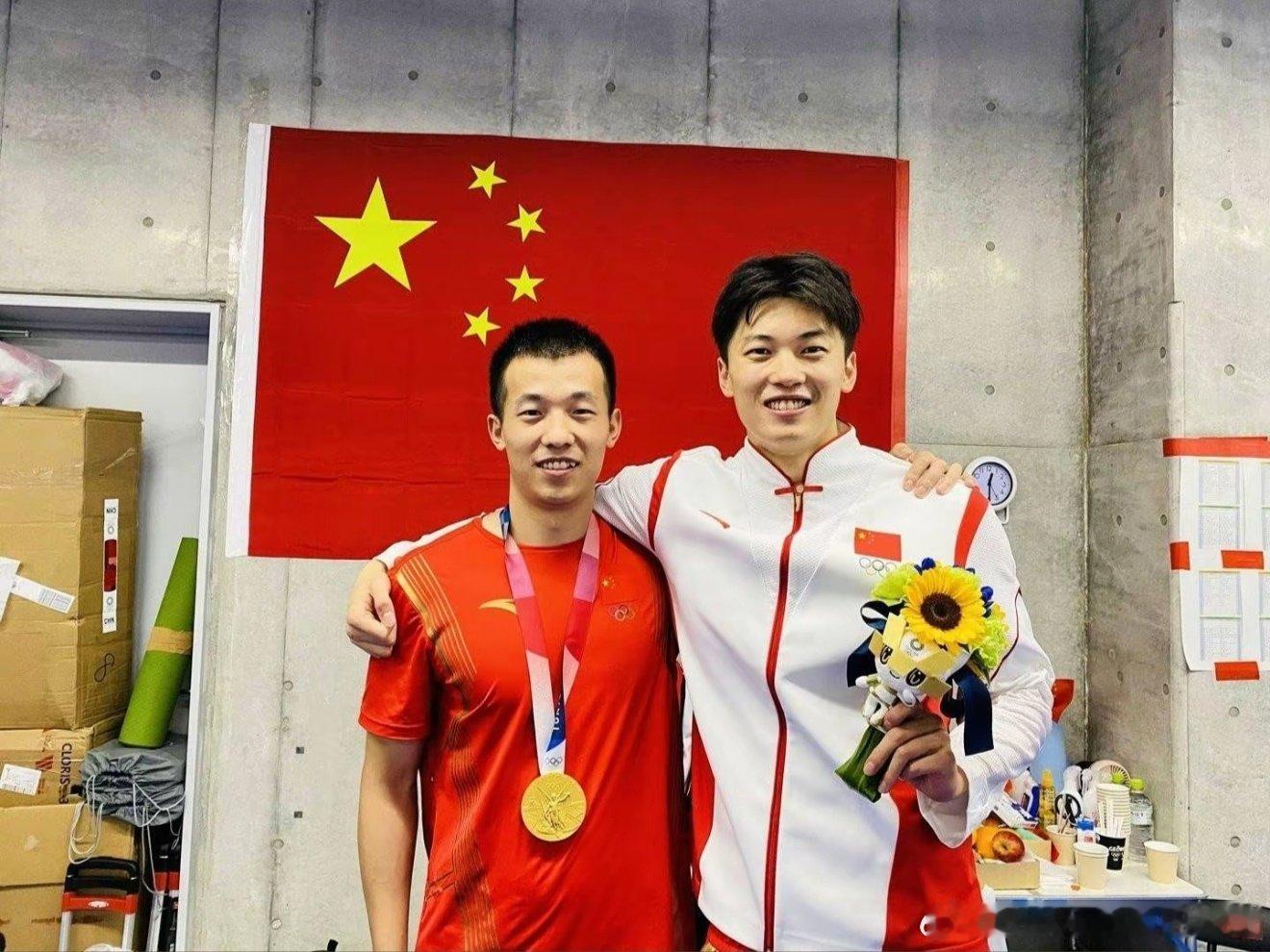 #亚运会#故地重游，五年，弹指一挥间。竞技体育的魅力就在于永不放弃！祝贺顺哥、涛哥圆满完成新的亚运答卷！#顺流而上##汪顺的第五次亚运会##中国游泳队[超话]# ​
