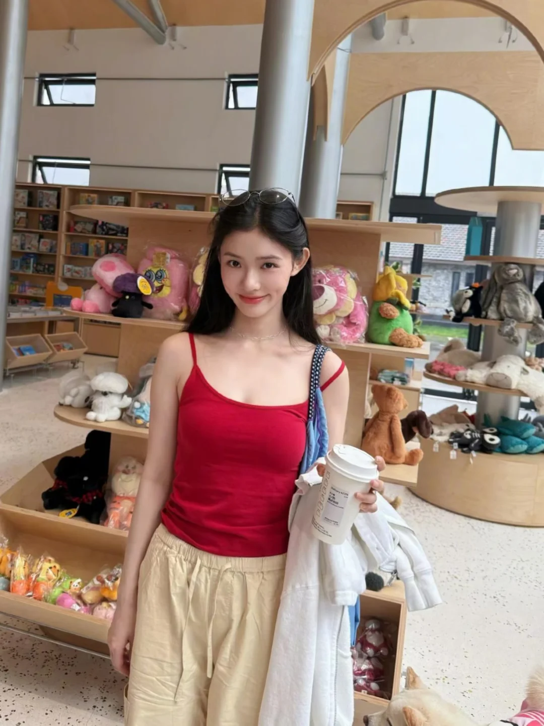 林允书店随拍，清爽夏日氛围感