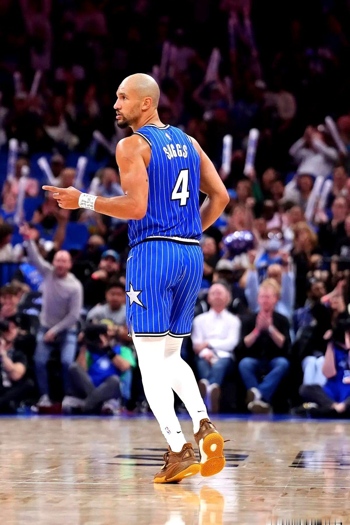 入选过NBA最佳防守阵容的硬汉，也有彻底防不住的人。

2026年9月，魔术队后卫杰伦·萨格斯接受体育媒体采访。他直接交底了自己心里最难防的五大球星。

排第一的是雷霆队的亚历山大，进攻手段实在太多。紧接着就是勇士队的库里，那一手投篮绝对是防守人的噩梦。

第三名是西亚卡姆。萨格斯说这家伙又高又壮，