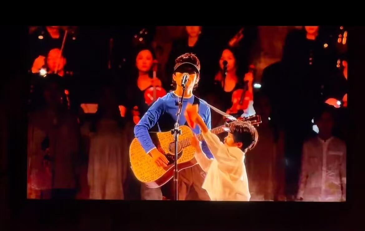 #赵雷当爸爸了#分清文学创作和现实，歌曲里的故事是艺术加工，现实中赵雷低调守护自己的家人生活 ​