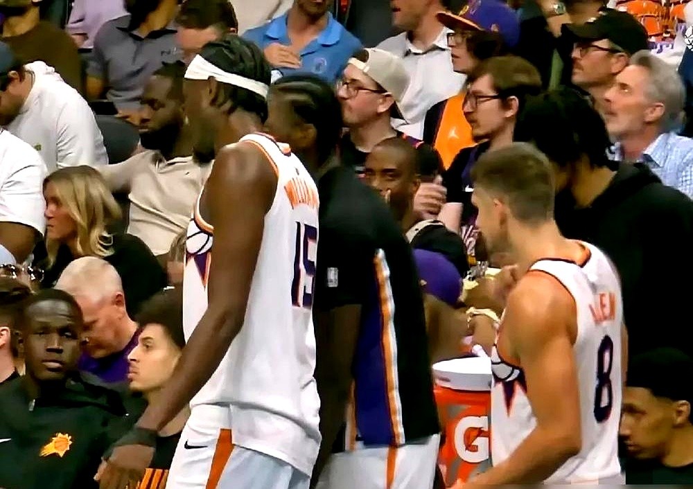 加时赛领先13分，也能被翻盘？！  休斯顿火箭队这赛季末真是让人一声叹...