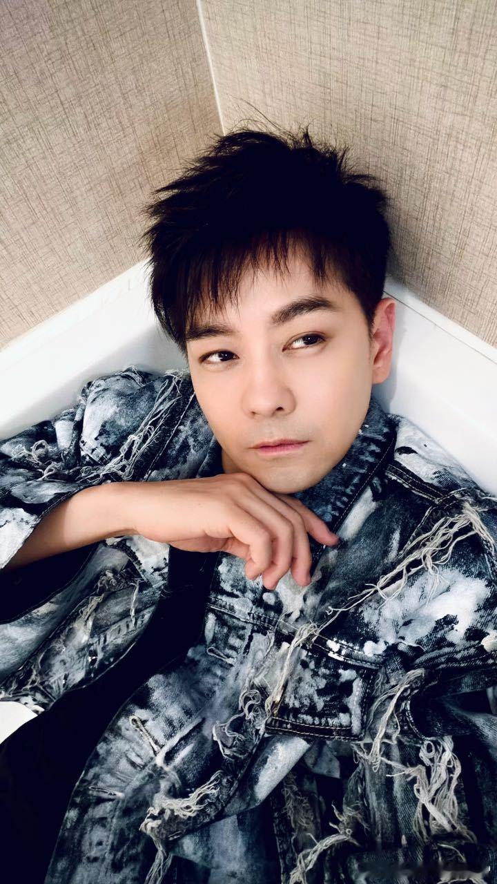 #林志颖[超话]##全世界最好的林志颖##宠粉日常# 
小志哥的宠粉日常[哇] ​