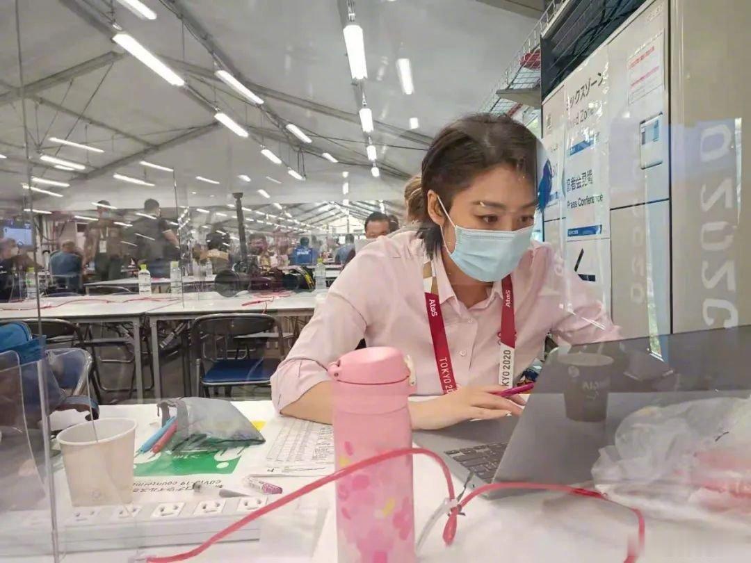 从来没有人给我一种世界都安静的感觉，张萌萌你做到了！ ​